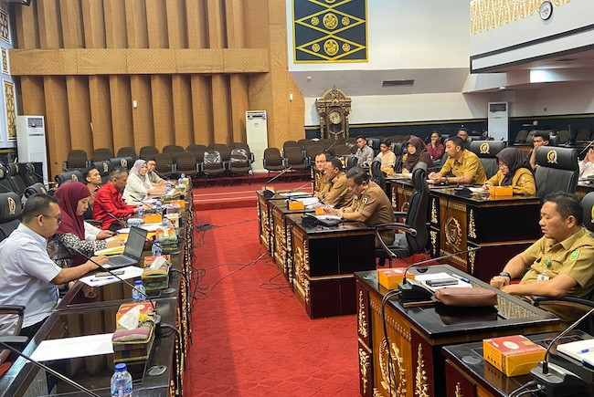 DPRD Pekanbaru Hearing Kasus Penahanan Ijazah, 43 Mantan Karyawan Mengadu
