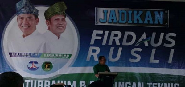 Jefry Noer Ketua Tim Relawan Bapaslon Firdaus-Rusli Effendi (Firli) Sumbang Dana Pribadi