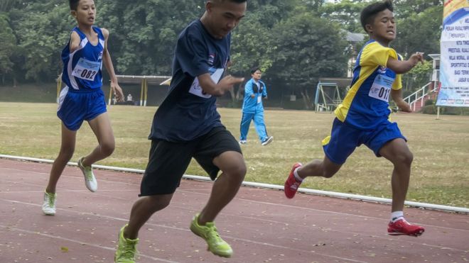 Atlet paralimpik Jawa Barat aksi jalan kaki ke Jakarta karena protes 'wajib setor' bonus: Apa yang t