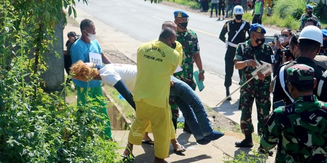 Rekonstruksi TNI Tabrak Sejoli di Nagreg, Orang Tua Korban Tak Kuat Menyaksikan