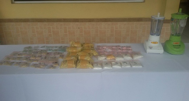 Wanita Ini Kedapatan Menyimpan 2 Kg Sabu dan 4 Ribu Ekstasi di Kamar Tidur