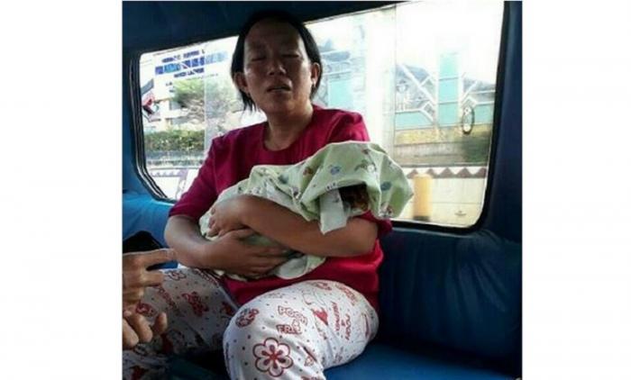 Viral, Ibu Gendong Jenazah Bayi di Angkot Karena BPJS Tidak Sediakan Ambulan