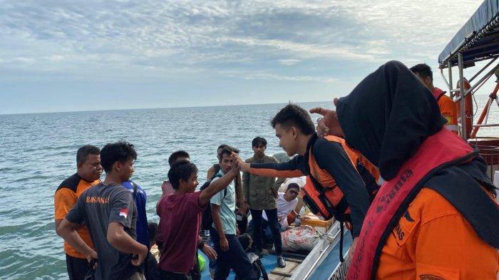 KM Ade Putra Tenggelam di Selat Malaka, Lima ABK Ditemukan Selamat oleh Tim SAR