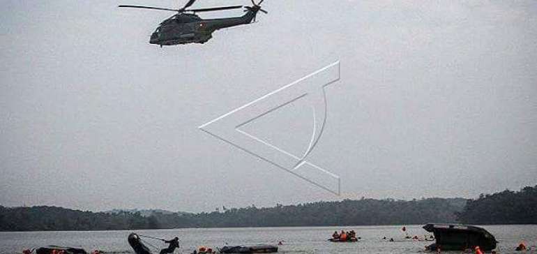 Prajurit Lanud Roesmin Nurjadin Latihan Bertahan Hidup di Danau Buatan