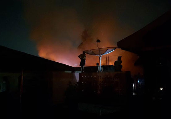 Rumah Kontrakan di Pekanbaru Dilalap Si Jago Merah