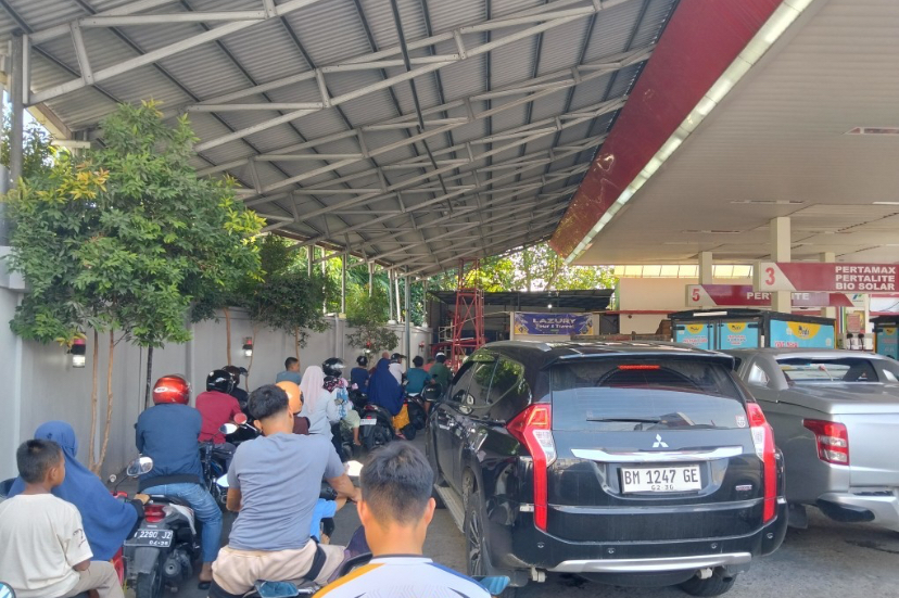 Antrean Panjang BBM di SPBU Pekanbaru, Pertamina Pastikan Stok Pertalite Aman