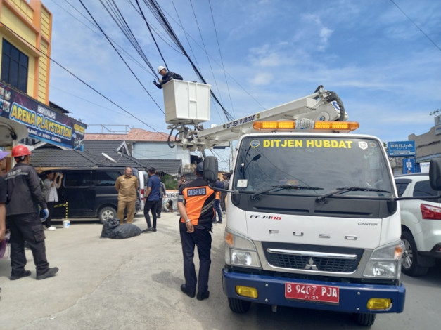 Pemko Pekanbaru Mulai Tertibkan Kabel Fiber Optik Semrawut di Sejumlah Ruas Jalan