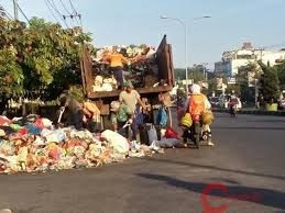 Pungutan Retribusi Sampah di Pekanbaru Dihentikan Sementara