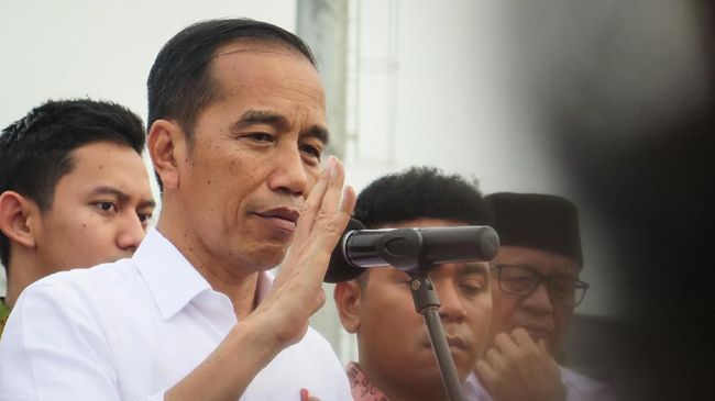 Jokowi Pangkas Jabatan, Nadiem Cuma Dapat Satu Staf Ahli