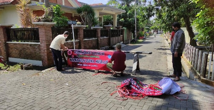 Sekampung di Semarang Lockdown Gegara Puluhan Warga Kena Corona