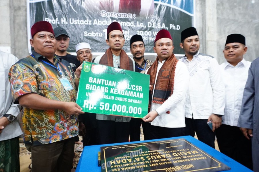 Gubernur Riau dan UAS Resmikan Masjid Darus Sa’adah di Kampar, Ribuan Jamaah Hadir