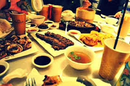 Banyak Makan Saat Liburan Panjang, Risiko Penyakit Meningkat