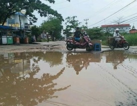 BPBD Pekanbaru Klaim Tidak Ada Banjir, Jalan Darma Bakti Terendam