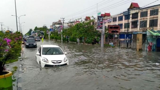 Banjir Mengancam Pekanbaru: Musim Hujan Tiba, Drainase Banyak Bermasalah