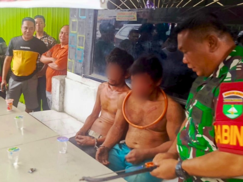 Dua Pria Diamuk Massa Usai Diduga Curi Kabel di Garuda Sakti Pekanbaru