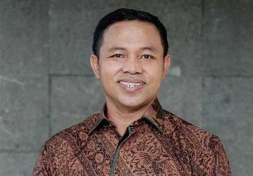 Abdul Wahid Minta PLN tak Hanya Pikir Untung Rugi, Tapi Lebih Humanis dalam Melayani