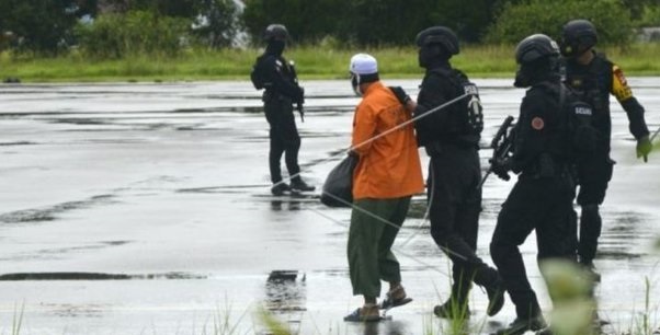Densus 88 Tangkap 16 Terduga Teroris di Sumatera Barat