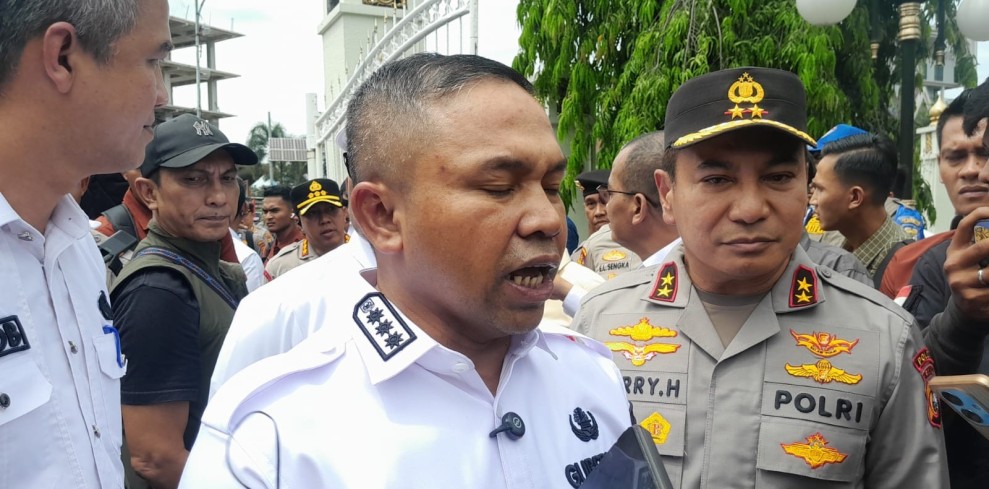 Gubernur Riau Temui Massa AMMP, Unjuk Rasa Terkait TNTN Berakhir Damai