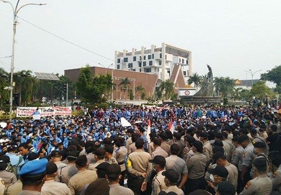 Siang Ini Mahasiswa UNRI Kembali Turun ke Jalan