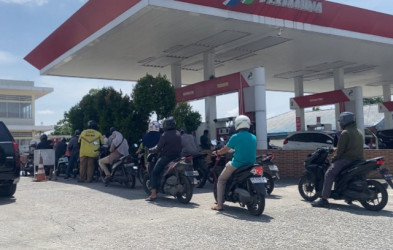 Disperindag Pekanbaru Sidak SPBU Besok, Usut Kelangkaan Pertalite dan Antrean Panjang