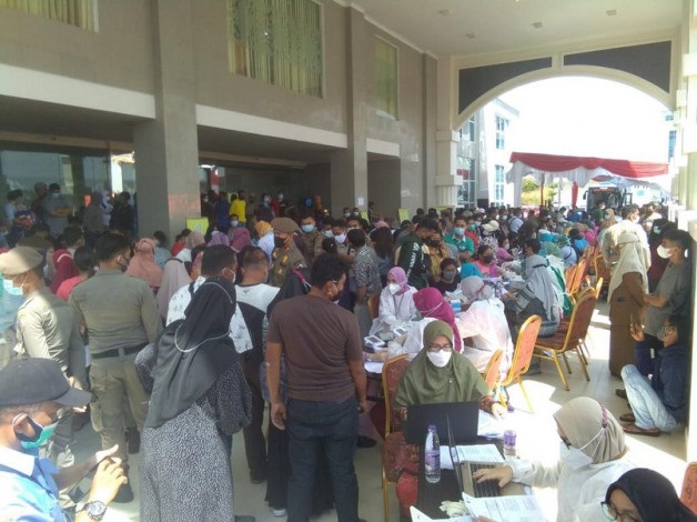 Walikota Akui Vaksinasi HUT ke-237 Pekanbaru Tidak Indahkan Prokes