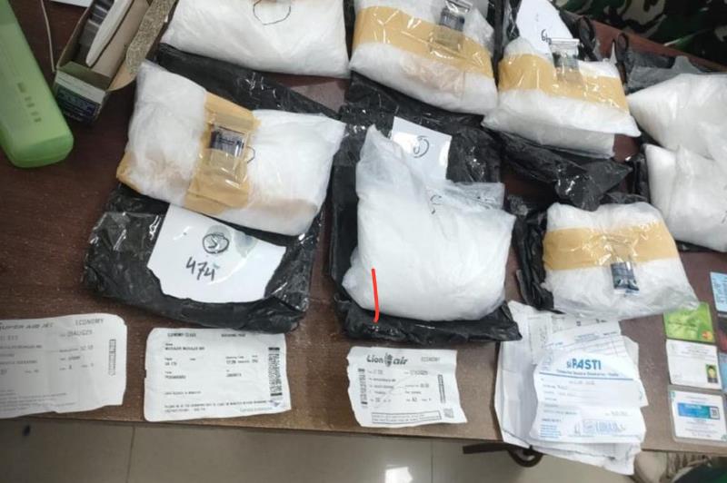 Avsec Gagalkan Penyelundupan 4,1 Kg Sabu Tujuan Palu di Bandara Pekanbaru