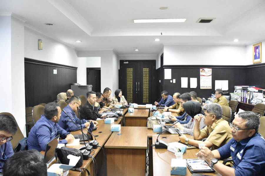 Komisi IV DPRD Hearing Dengan Sejumlah OPD Soal Penataan Tiang Kabel Listrik