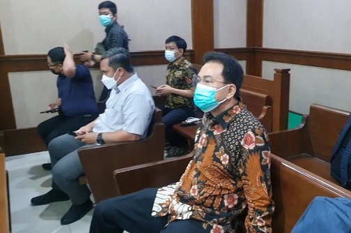 Azis Syamsuddin Akui Kerap Bertemu Robin Pattuju dan Beri Uang Rp210 Juta