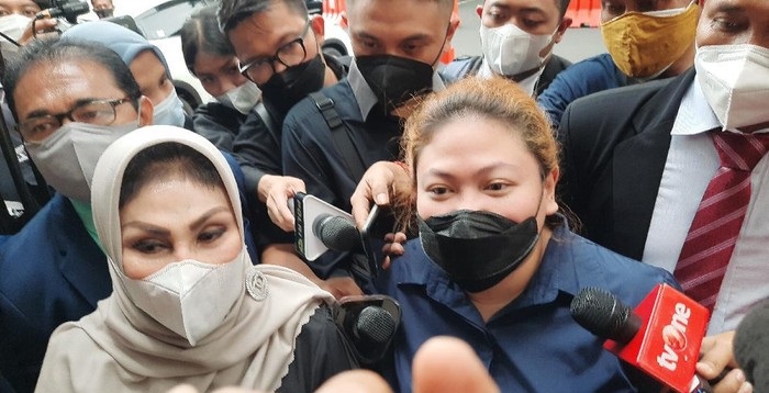 Ini Peran 4 Tersangka Baru di Kasus Penipuan Anak Nia Daniaty