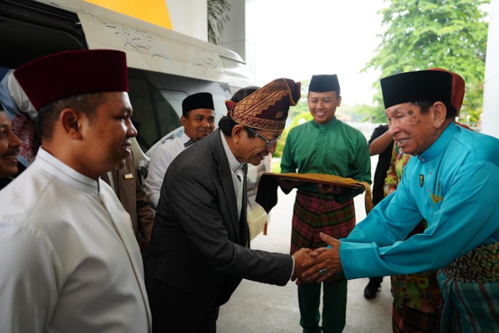 Pertama Kali ke Riau, Menag Nasarudin Umar Lantik Ustaz Abdul Somad sebagai Direktur LP3N