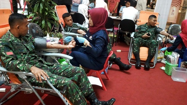 Peringati HPN 2018, Donor Darah PWI Diikuti Prajurit TNI