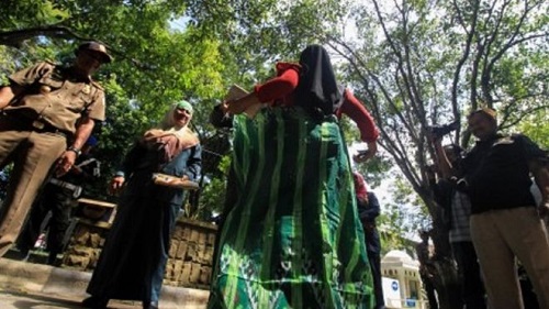 Wajibkan warga berbusana syariat Islam saat urus administrasi, bupati Aceh Barat 'bisa dilaporkan ke