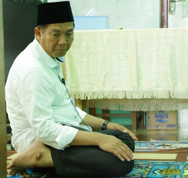 Koran Pembungkus Teri, DR H Firdaus ST MT dan Buku Merengkuh Mimpi