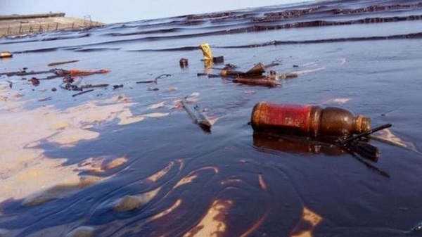 Hanya sanksi administratif bagi Pertamina untuk tumpahan minyak di Teluk Balikpapan: Apakah adil?