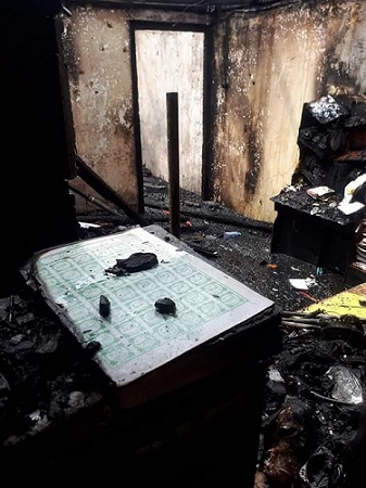 Masyaallah, Al-Quran Ini Tetap Utuh Saat Asrama Korem Ludes Terbakar