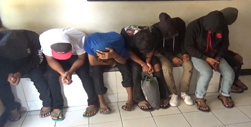 Gadis SMP Muntah Darah Usai 7 Pemerkosa Cekoki Miras-'Pil Setan'