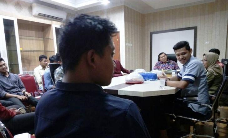 Puluhan Mahasiswa Berbagai Universitas di Riau Dukung Doktor Firdaus Gubernur, Pasannya jangan Putus