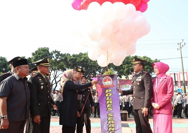 HUT Polri ke-73, Pemkab Serang Beri Penghargaan ke Polisi Teladan