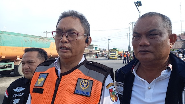 Larangan Belum Efektif, Truk Bertonase Besar Masih Lintasi Jalan Kota Pekanbaru