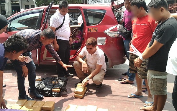 60 Bal Ganja Disimpan di Bagasi dan Laci Mobil yang Dimodifikasi