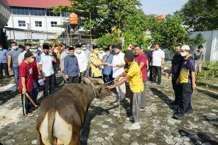 Hewan Kurban Gubri dan Wako Pekanbaru di Sembelih di Kantor PWI Riau