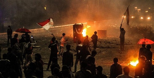 Demo Omnibus Law Rusuh, MUI Minta Jokowi Tak Biarkan Aparat Brutal