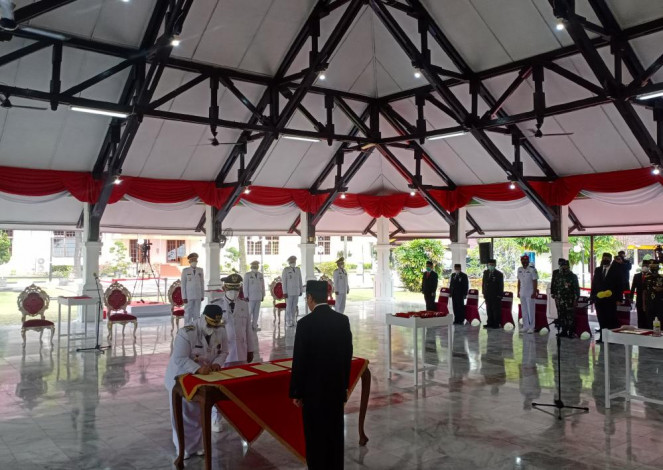 Lantik Tiga Kepala Daerah, Gubernur Syamsuar Minta Tepati Janji Kampanye