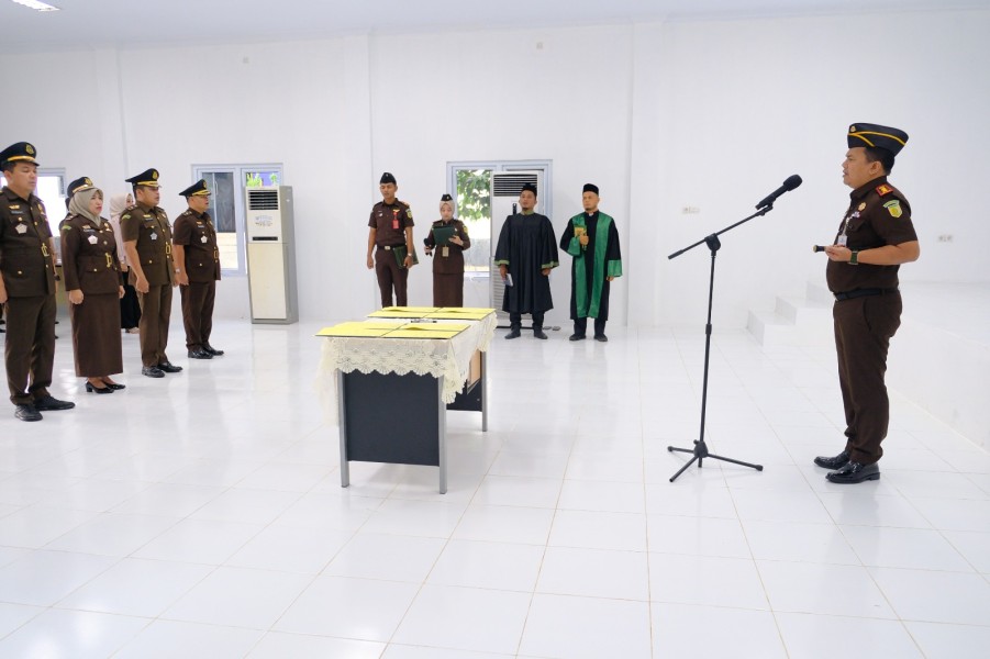 Kajari Kampar Lantik 4 Pejabat Baru, Ini Daftar Nama dan Jabatan Lengkapnya