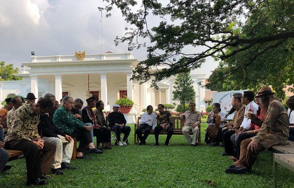 Bertemu Jokowi, Budayawan Sampaikan Kritik Kedangkalan Beragama
