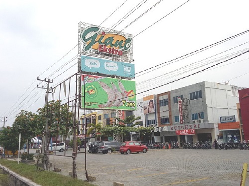 Giant Panam Tutup Mulai Bulan Depan, Bangkrut?