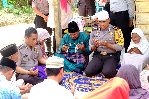 Hidup dari Belas Kasihan Tetangganya, Tumirah Disambangi Tim Jum'at Barokah 