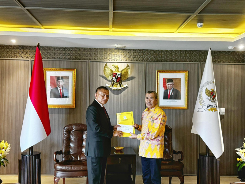 Sah! H Syamsuar Terima Mandat Resmi dari DPP Golkar untuk Maju di Pilkada Gubernur Riau