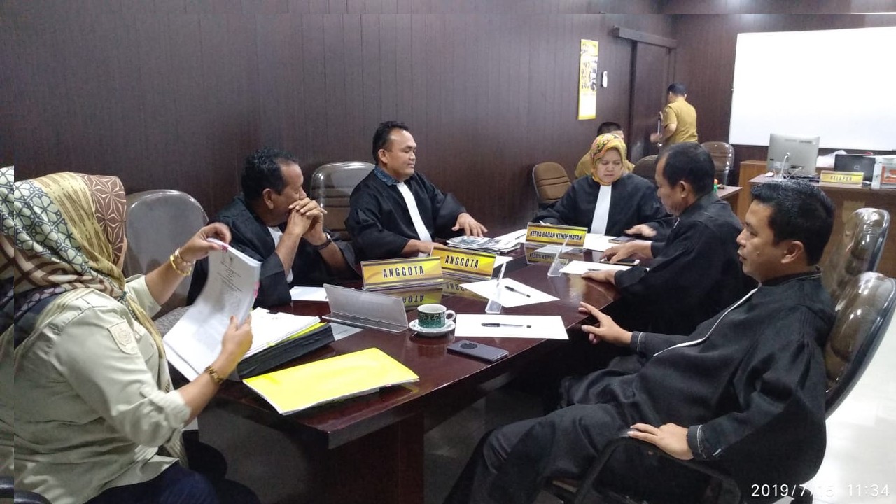 Ida ''Telanjangi'' Hakim Jadi-jadian BK DPRD Kota Pekanbaru