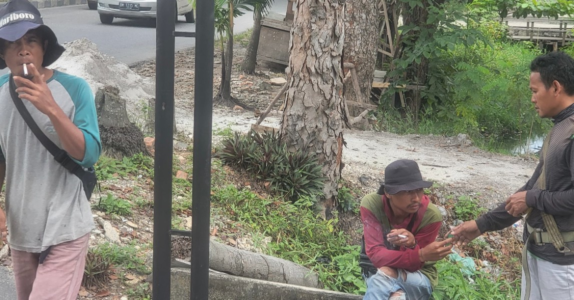 Warga Geram, Tiang FO Ilegal Kembali Berdiri Tiga Hari Setelah Dicabut Satpol PP Pekanbaru